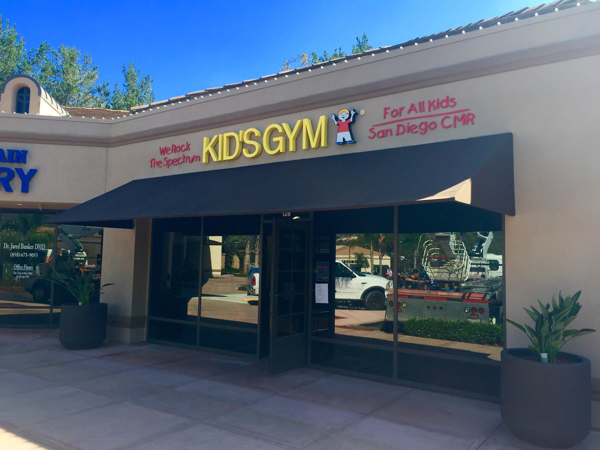 We Rock the Spectrum Kid's Gym - San Diego, CMR logo